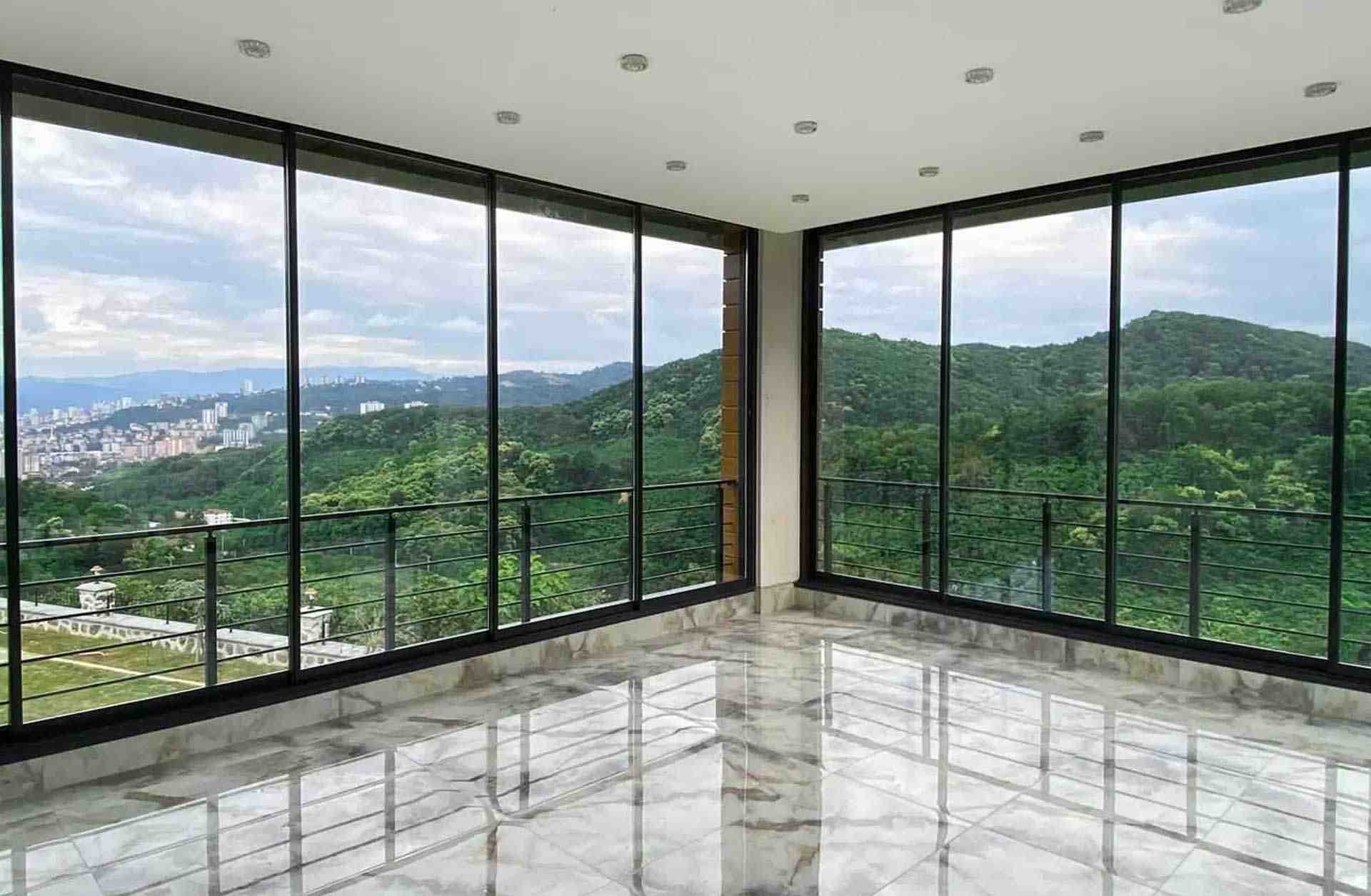 Cam Balkon